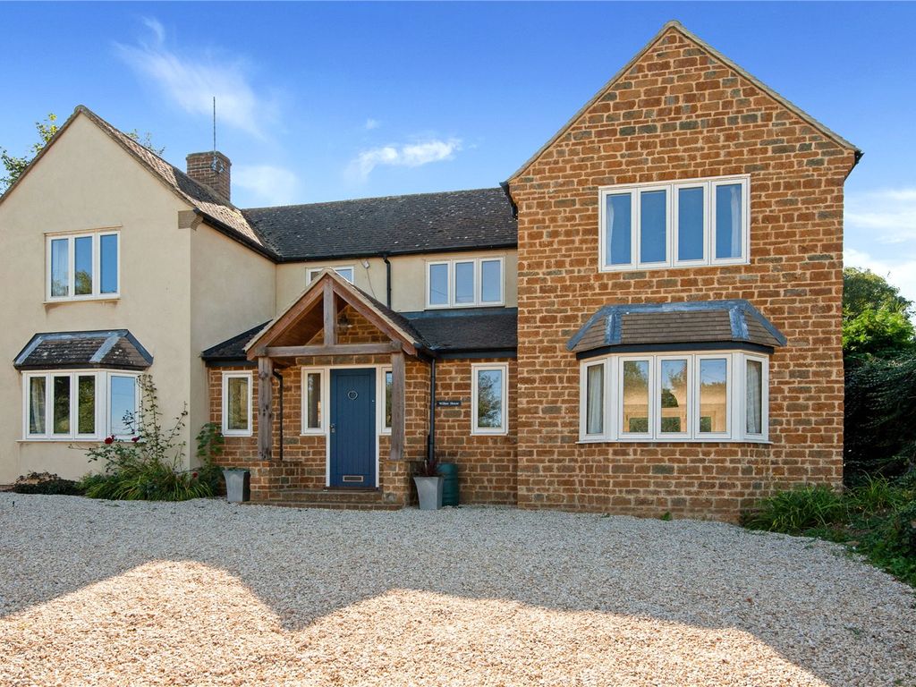 4 bed detached house to rent in Wardington, Banbury, Oxfordshire OX17
