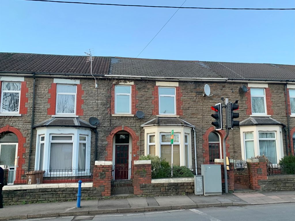 4 bed terraced house for sale in Newport Road, Trethomas, Caerphilly