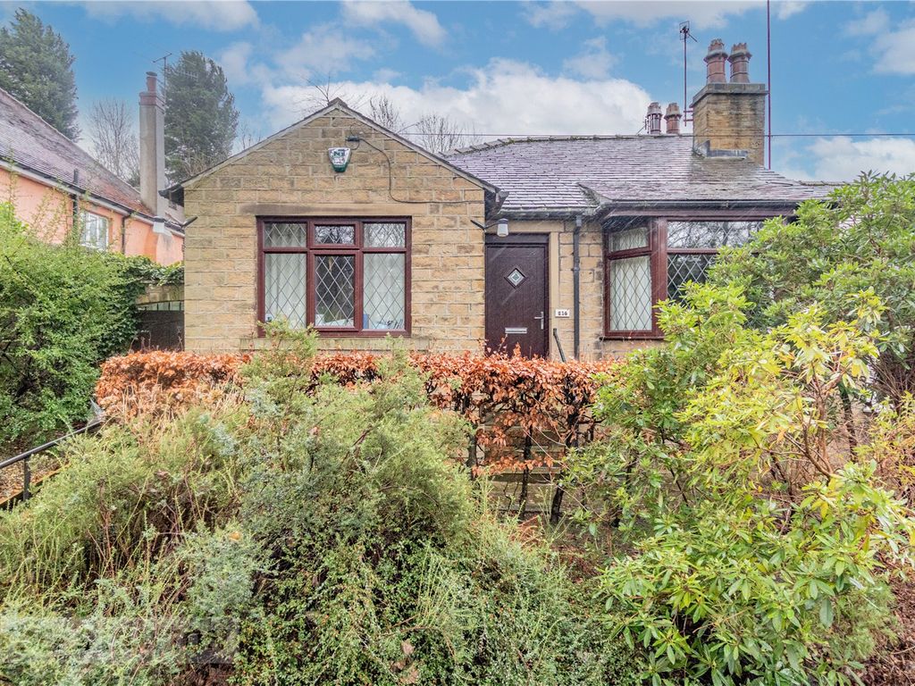 2 bed bungalow for sale in Somerset Road, Huddersfield, West Yorkshire