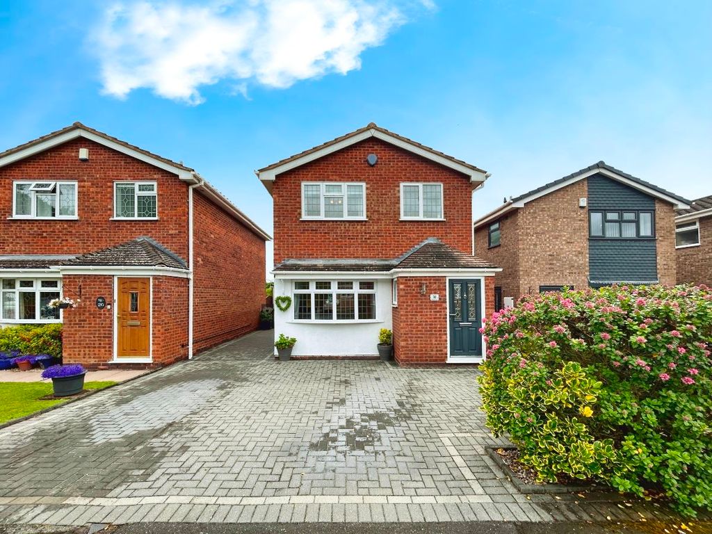 3 bed detached house for sale in Mallard Close, Brierley Hill DY5, £
