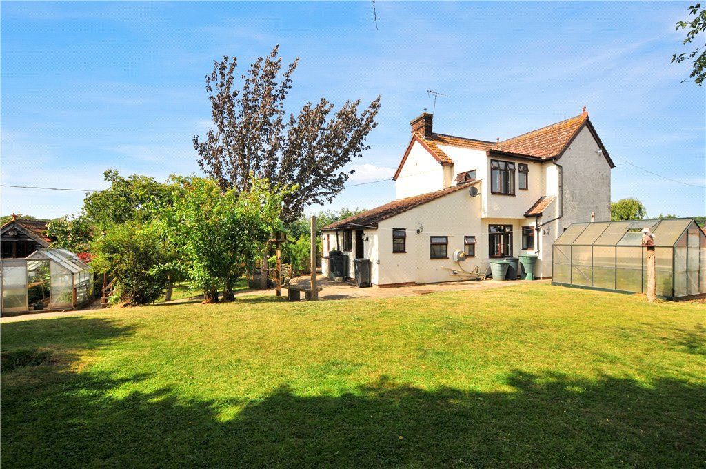 4 bed detached house for sale in Crouch Green, Castle Hedingham