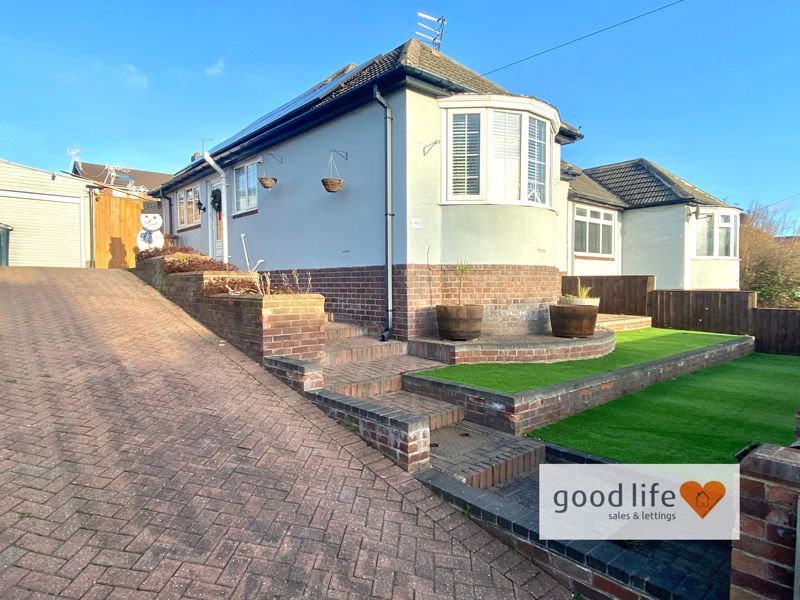 3 bed semidetached bungalow for sale in Killingworth Drive, High