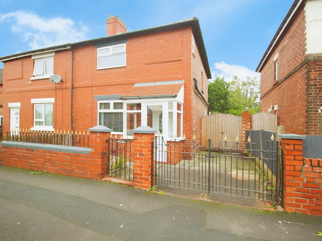 3 bed semidetached house for sale in Brunton Road, Stockport, Greater
