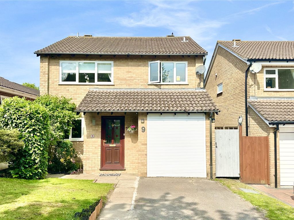 4 bed detached house for sale in Magdalene Road, Owlsmoor, Sandhurst