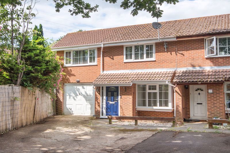 3 bed end terrace house for sale in Nightingale Drive, Totton