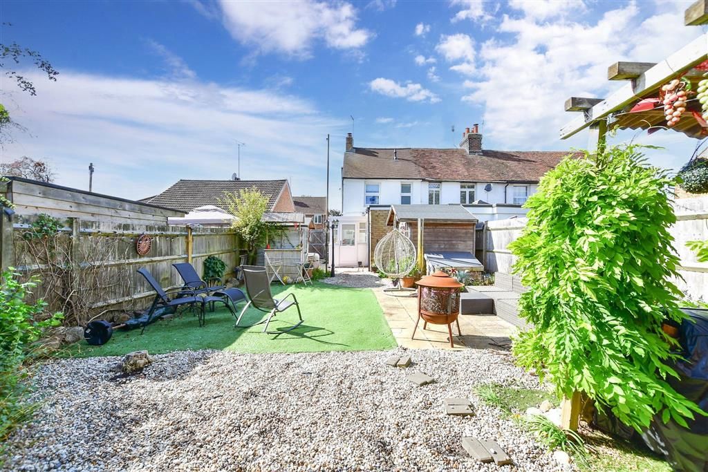 2 bed end terrace house for sale in Mead Road, South Willesborough