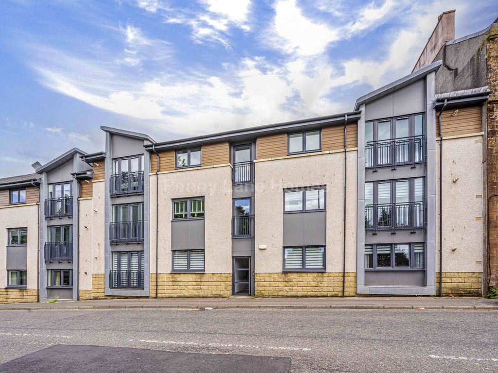 2 bed flat for sale in Millview Crescent, Johnstone PA5, £124,500 - Zoopla