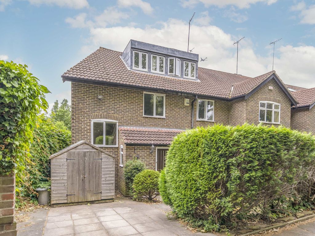 4 bed semidetached house to rent in Lower Grove Road, Richmond TW10