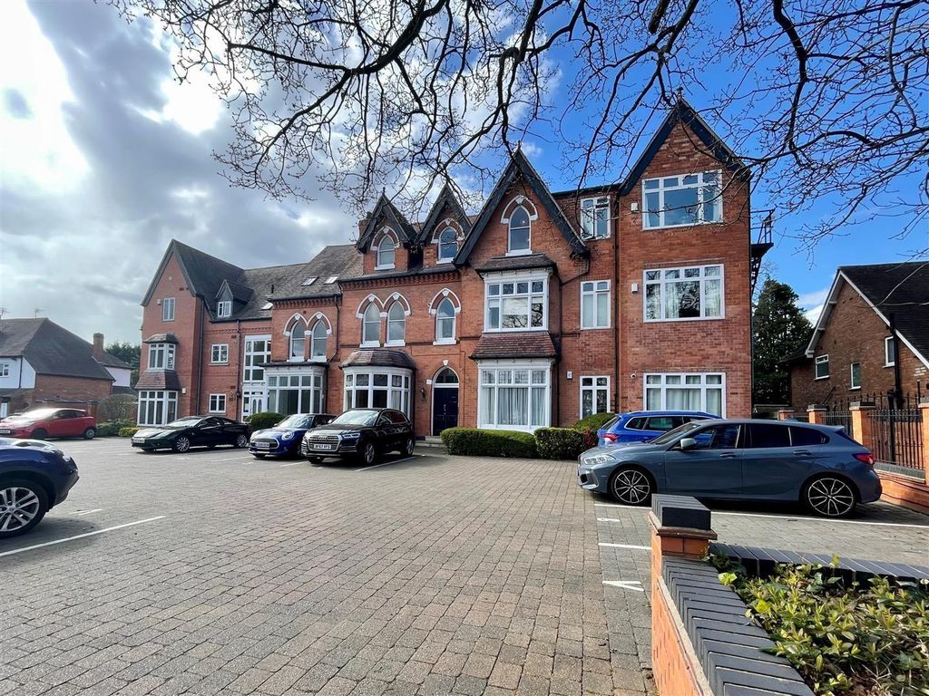 2 bed flat for sale in Green Road, Solihull B92 Zoopla