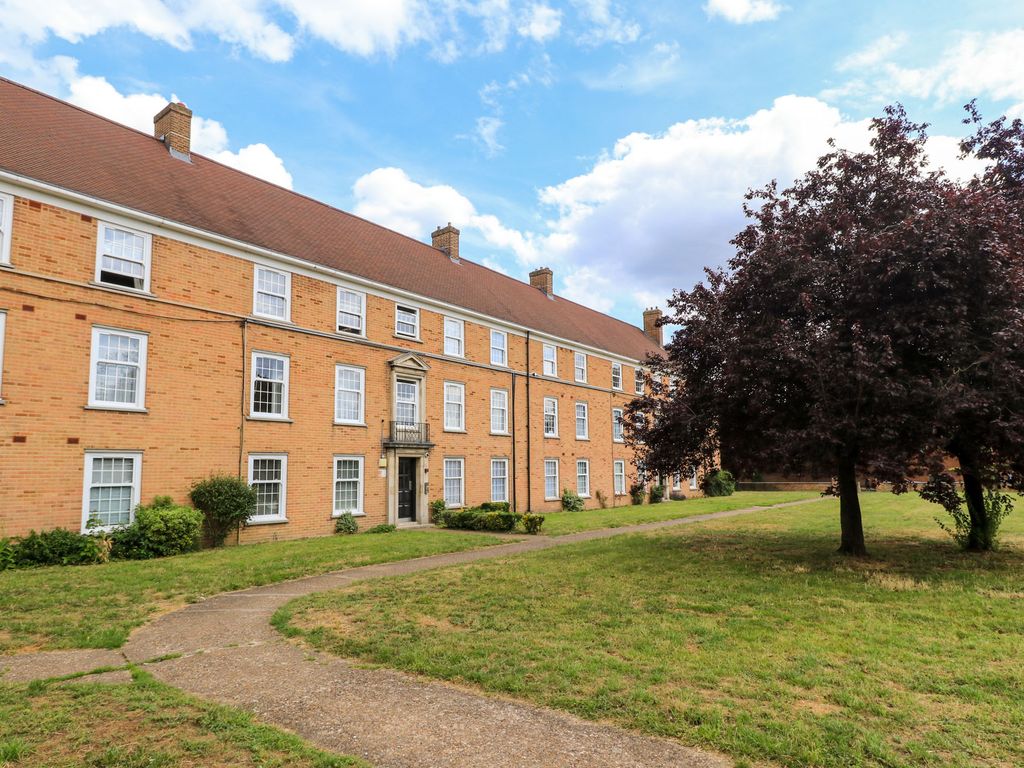 2 bed flat for sale in London Road, Enfield EN2 Zoopla