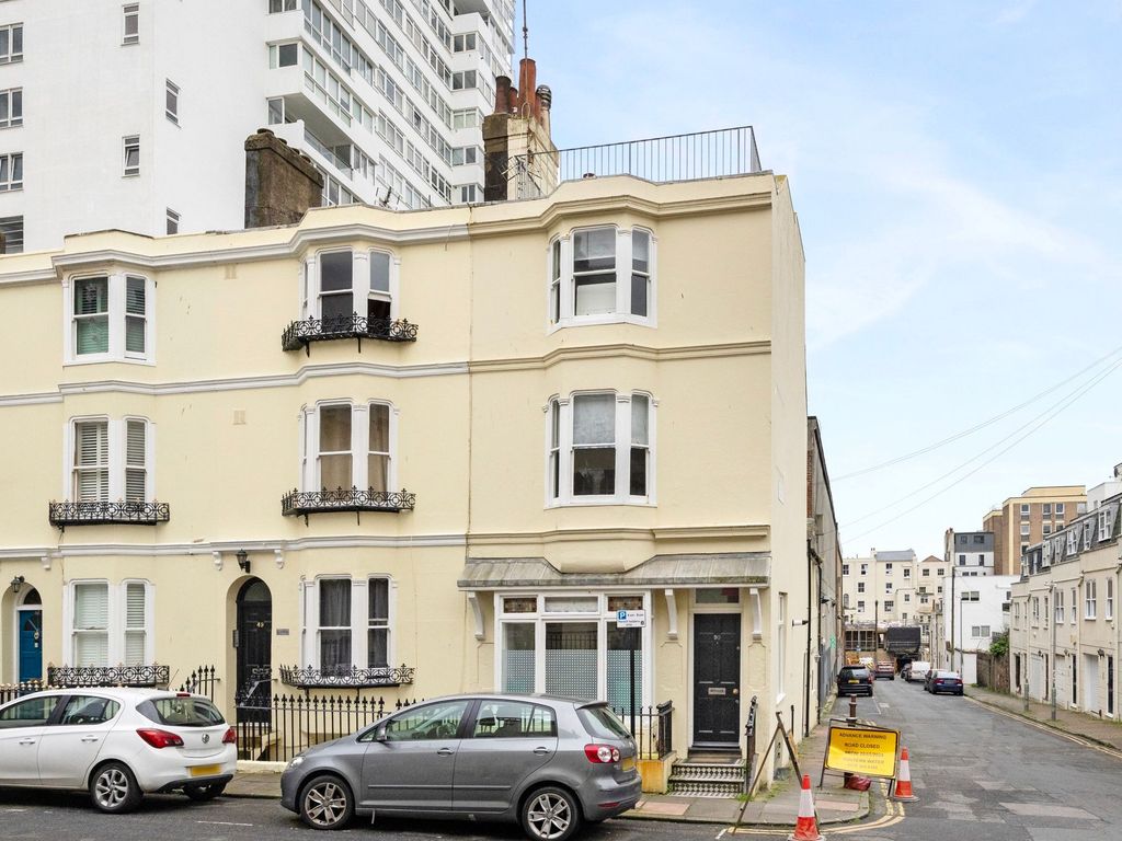 4 bed end terrace house for sale in Regency Square, Brighton BN1, £800,000 Zoopla