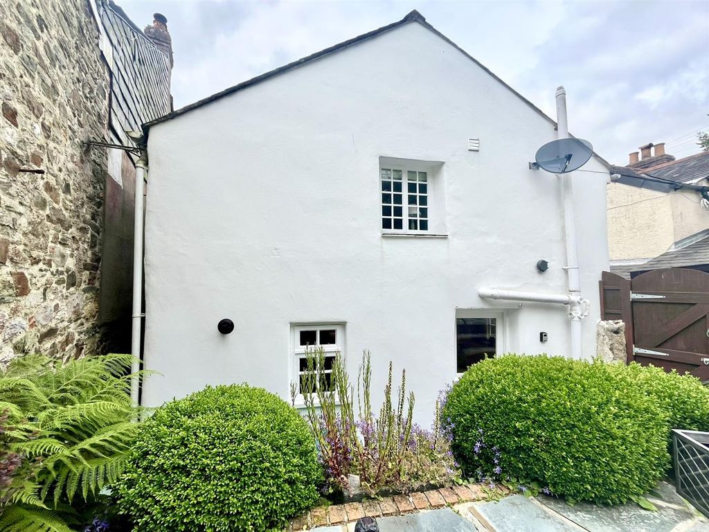 1 bed detached house to rent in Mill Hill, Lostwithiel PL22, £950 pcm