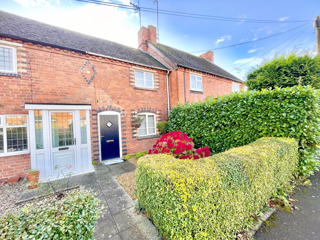 2 bed terraced house to rent in Worcester Road, Wychbold, Droitwich WR9