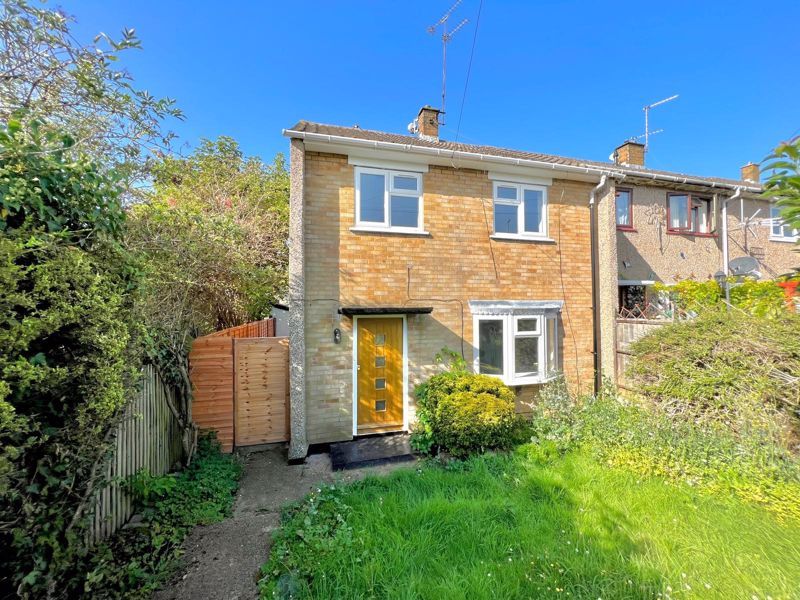 3 bed end terrace house for sale in Pastures Way, Luton LU4, £315,000