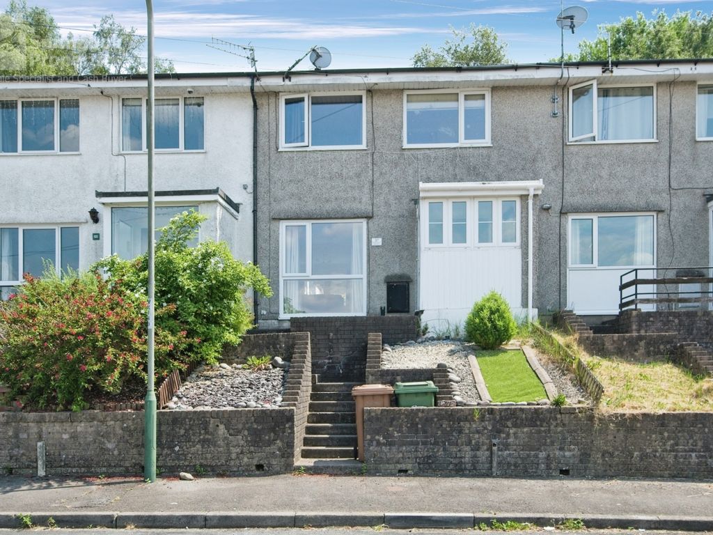 3 bed terraced house for sale in St Anne's Gardens, Maesycwmmer
