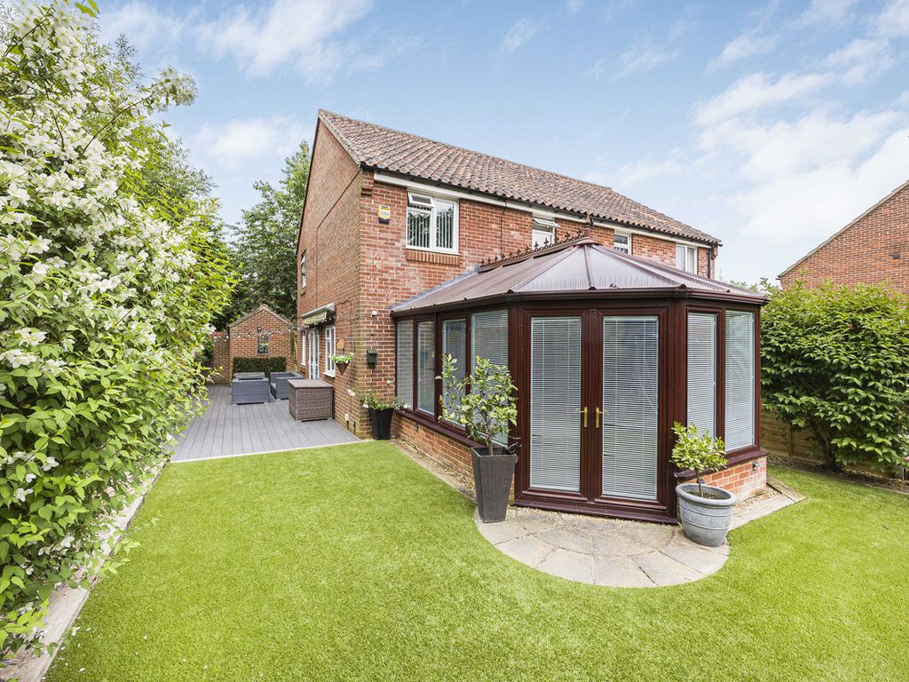 3 bed semidetached house for sale in Sherwood Avenue, Abingdon OX14, £