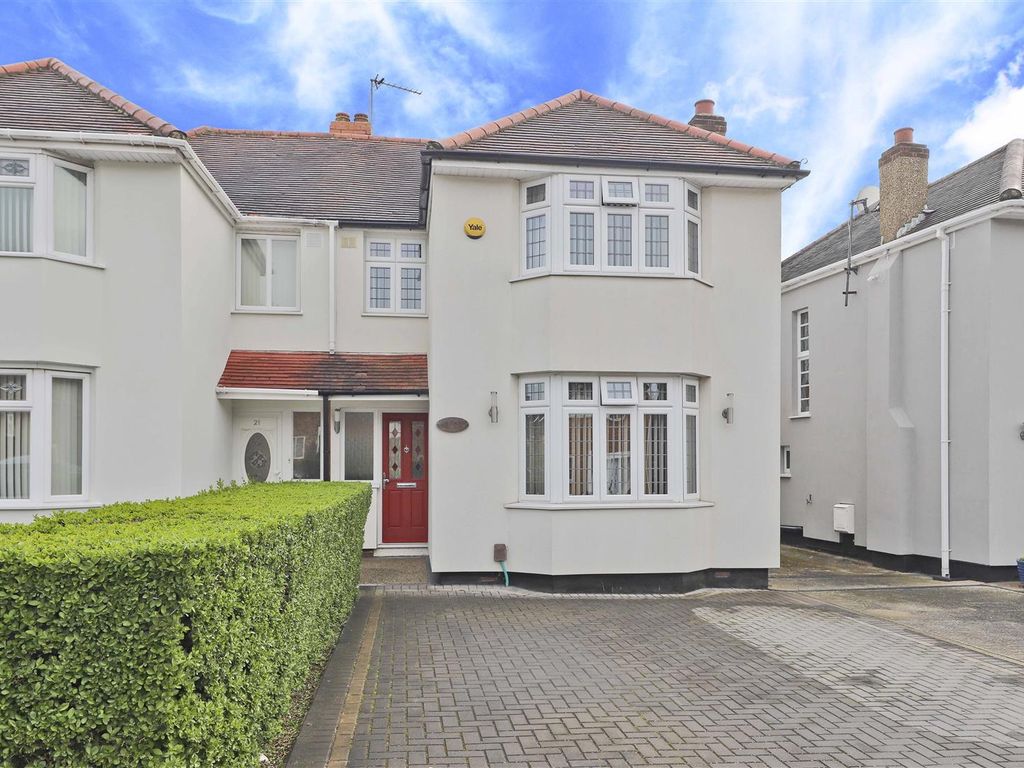 3 bed semidetached house for sale in Hunters Hill, Ruislip HA4, £660,000 Zoopla