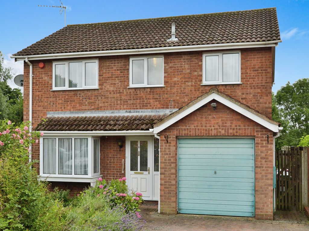 4 bed detached house for sale in Abbots Close, Bradville, Milton Keynes