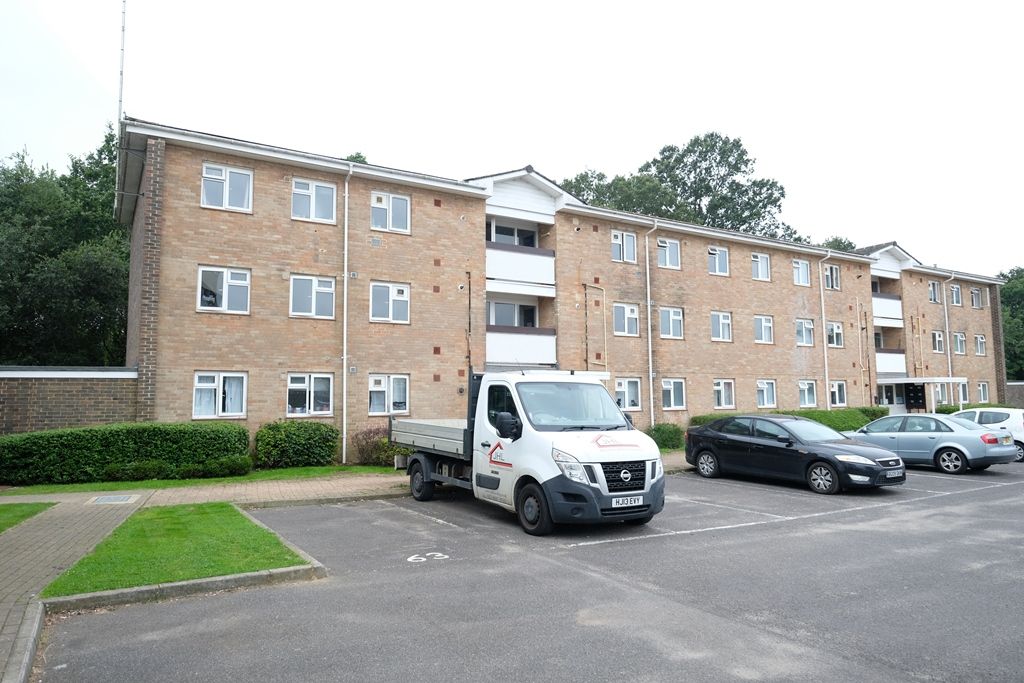 2 bed flat to rent in Africa Drive, Marchwood SO40, £800 pcm Zoopla