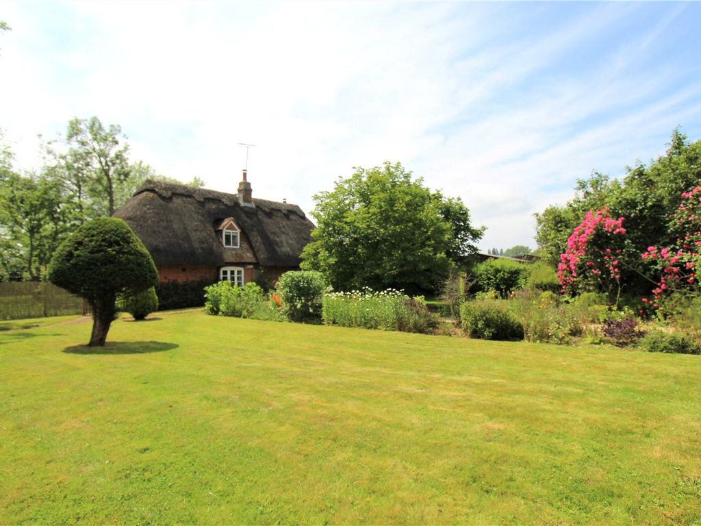 3 bed detached house for sale in Hook Road, North Warnborough, Hook