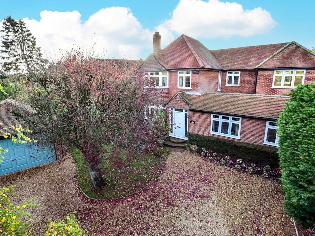 4 bed detached house for sale in Roberts Wood Drive, Chalfont St Peter