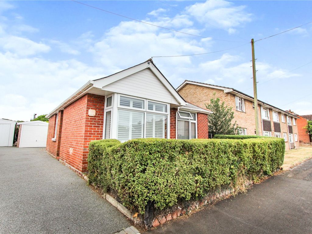 2 bed bungalow for sale in Consort Road, Eastleigh, Hampshire SO50 Zoopla