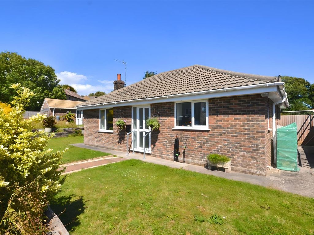 2 bed detached bungalow for sale in Martinstown, Dorchester DT2, £