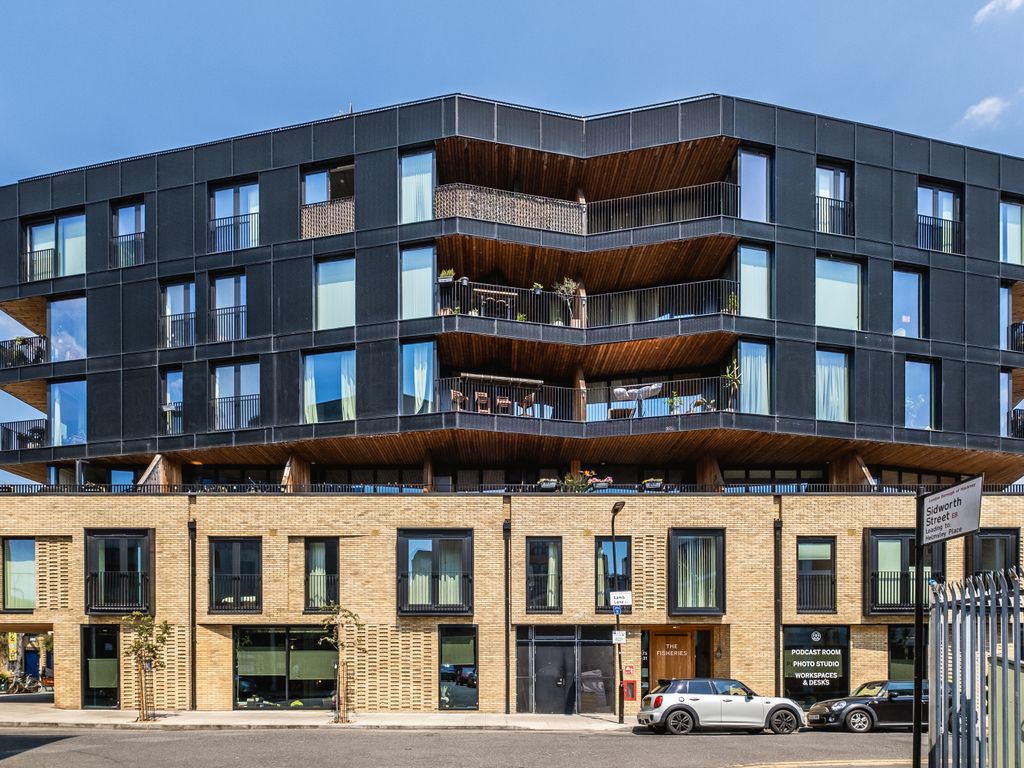 3 bed detached house for sale in Lamb Lane, London E8, £1,000,000 Zoopla