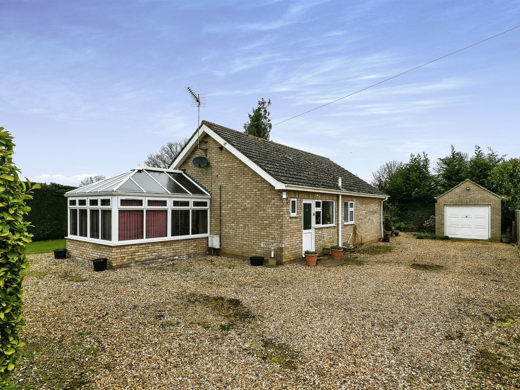 2 bed detached bungalow for sale in Thorpland Close, Runcton Holme