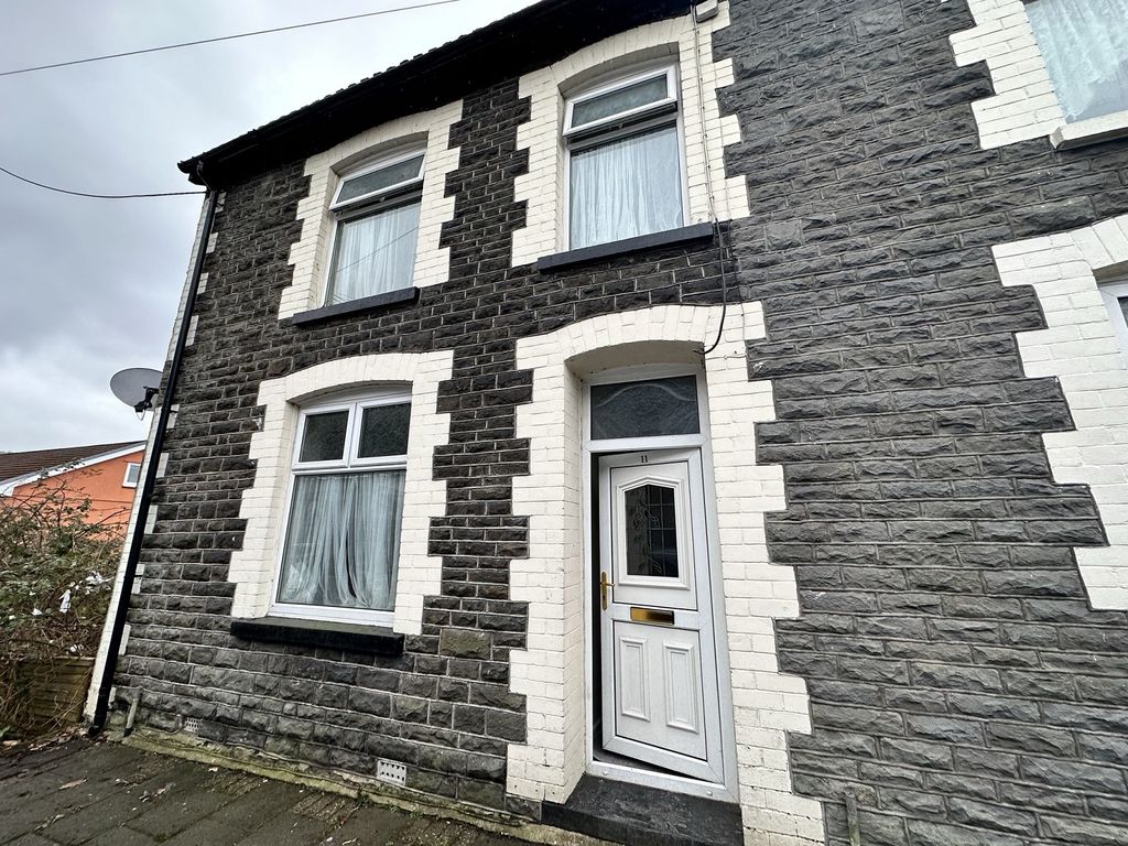 3 bed property to rent in Tyntyla Avenue, Tonypandy, Rhondda Cynon Taff