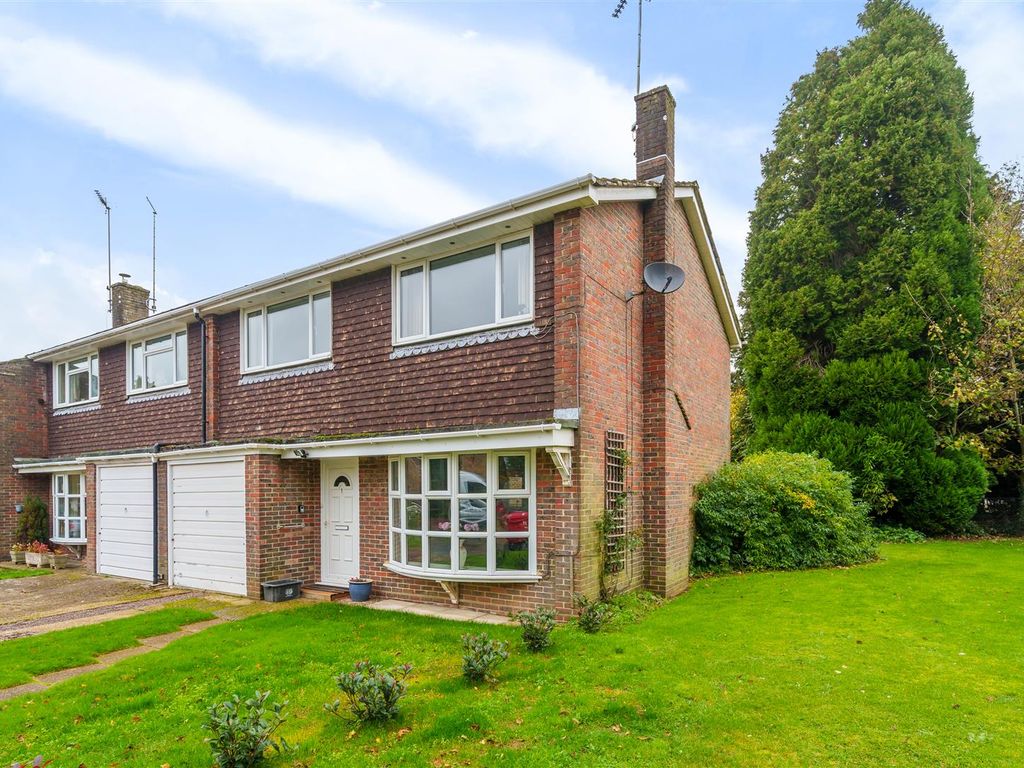 3 bed end terrace house for sale in Court Close, Liphook GU30, £385,000