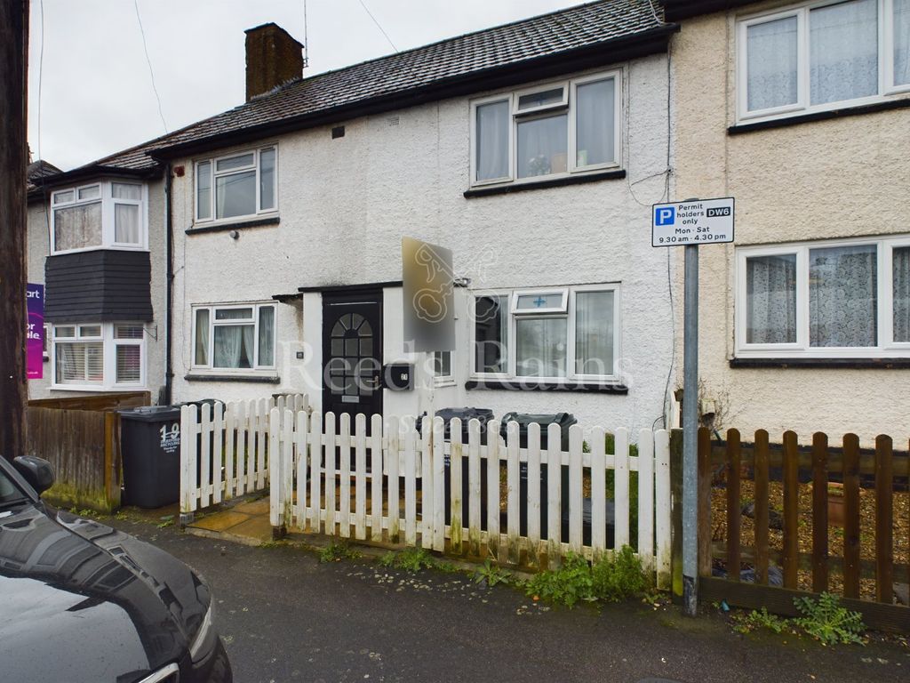 3 bed terraced house for sale in Gordon Road, Dartford, Kent DA1, £