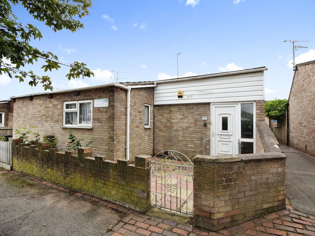 3 bed bungalow for sale in Malgraves, Basildon, Essex SS13, £300,000