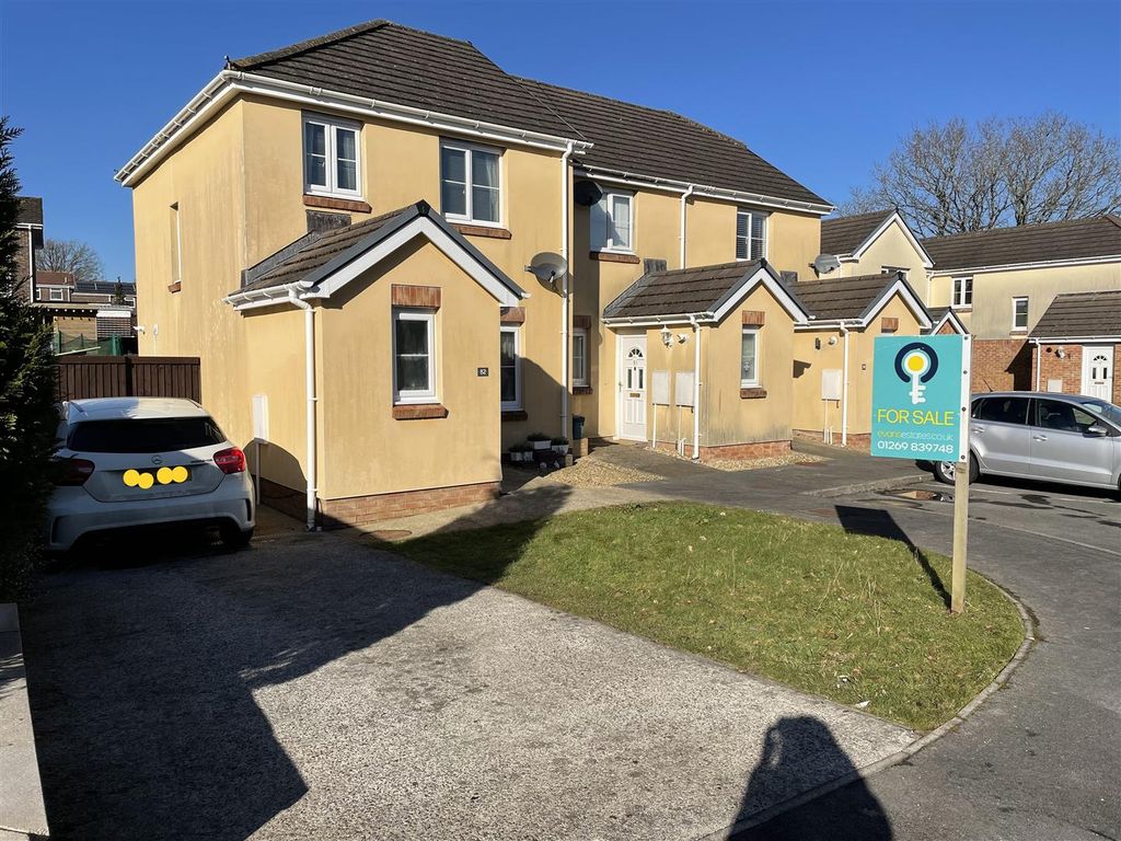 3 bed end terrace house for sale in Fforest Fach, Tycroes, Ammanford