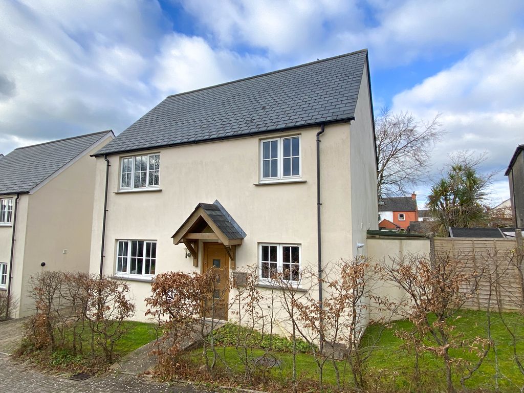 3 bed detached house for sale in Fore Street, Bere Alston, Yelverton PL20, £350,000 Zoopla
