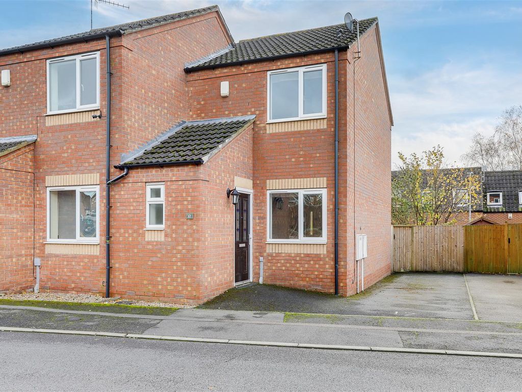 2 bed semidetached house for sale in Oulton Close, Arnold