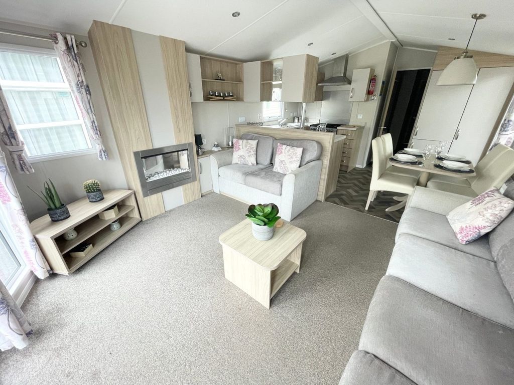 3 bed property for sale in Crantock, Newquay TR8, £59,995 Zoopla