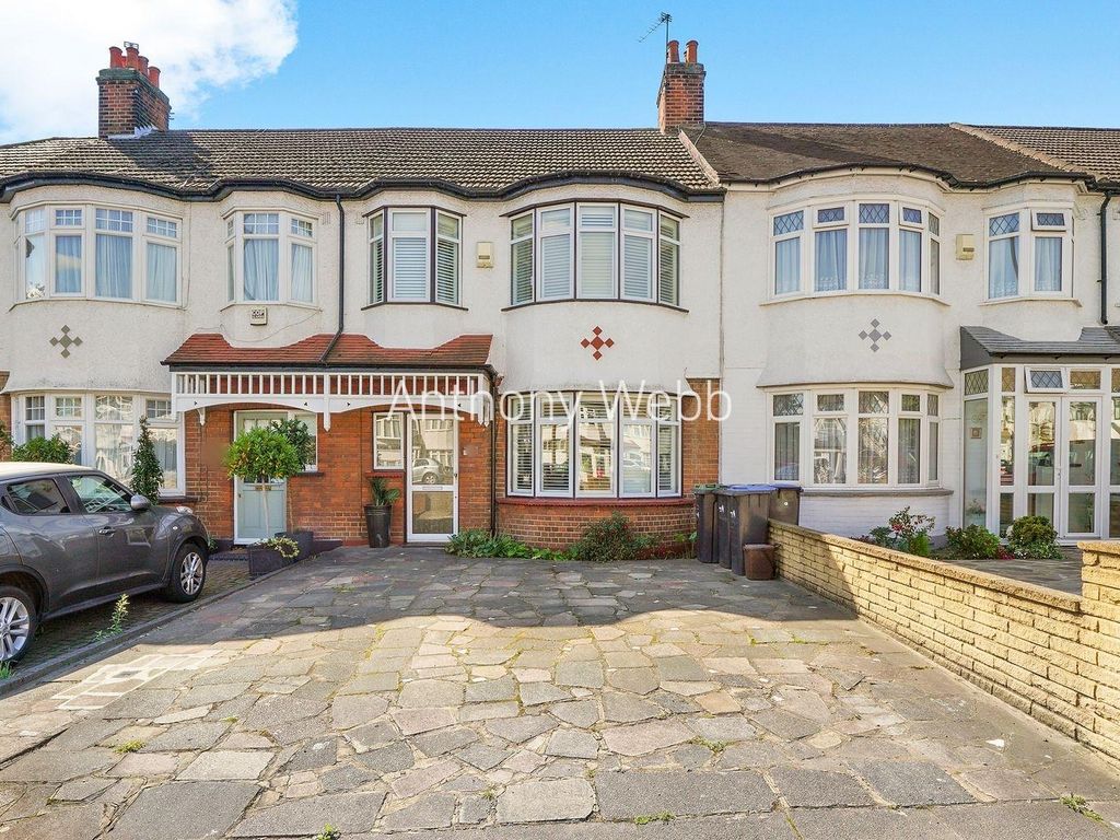 3 bed terraced house for sale in Hedge Lane, Palmers Green, London N13