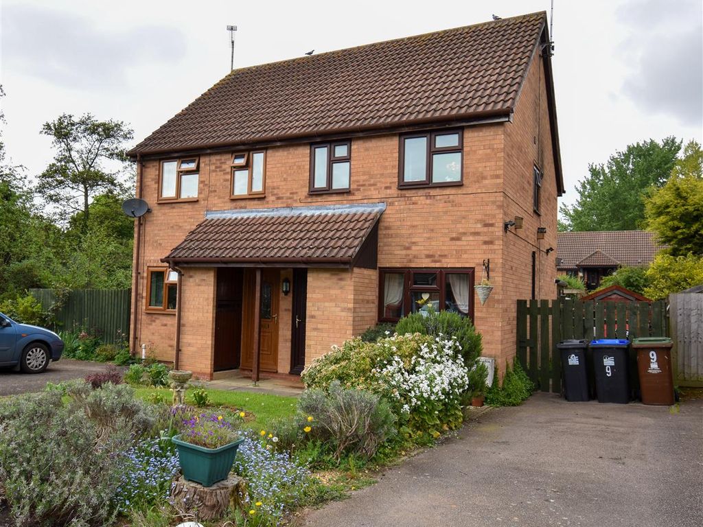 2 bed semidetached house for sale in Chichester Close, Daventry NN11