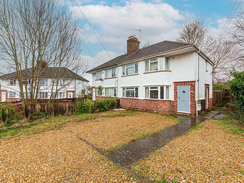 2 bed to rent in Windermere Road, Reading RG2, £1,250 pcm