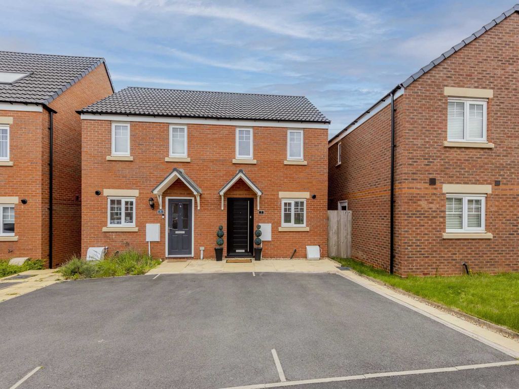 2 bed semidetached house for sale in Joseph Austin Close, Hartshill