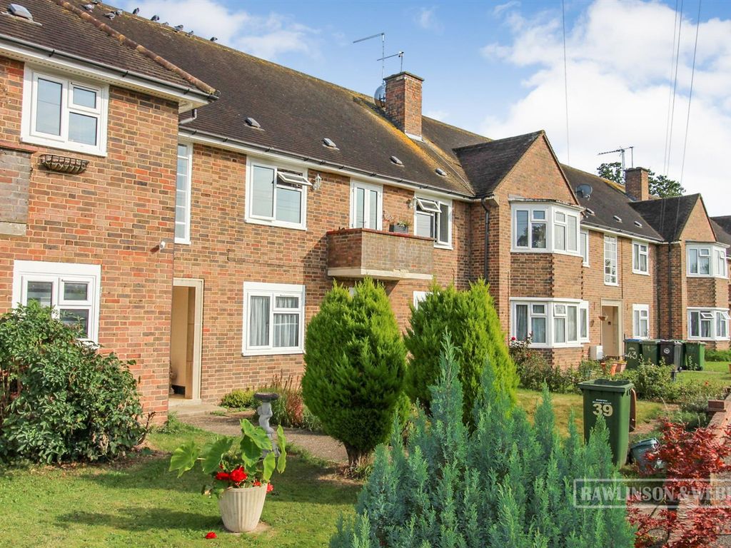 3 bed flat for sale in Cranbrook Drive, Esher KT10, £525,000 Zoopla