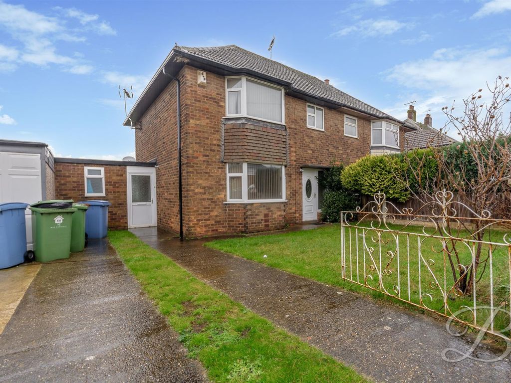 3 bed semidetached house to rent in Hammerwater Drive, Warsop