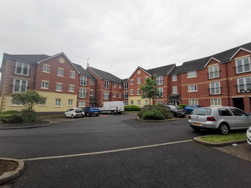 2 bed flat to rent in Newton Road, Great Barr, Birmingham B43 Zoopla