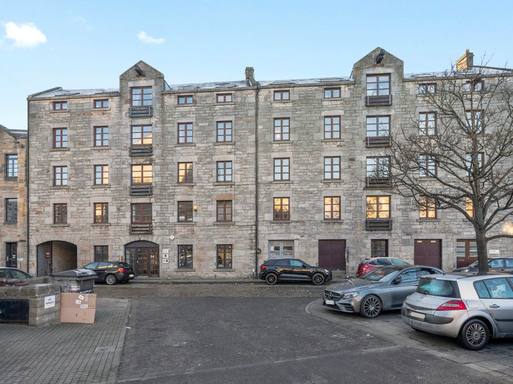56/11 Timber Bush, Leith, Edinburgh EH6  