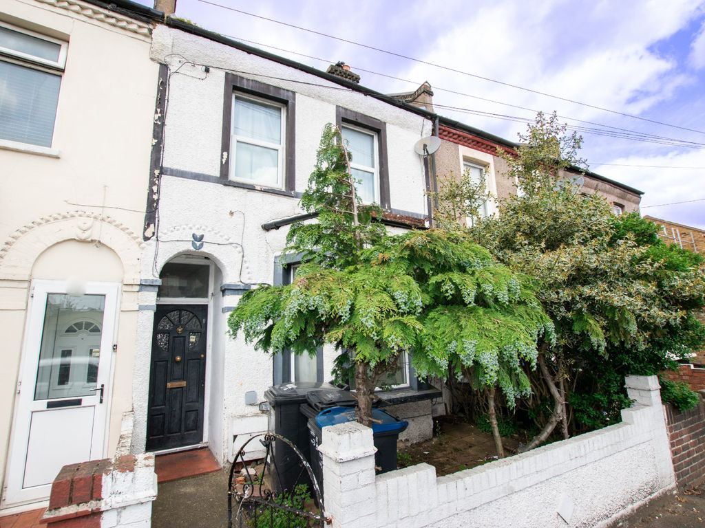 3 bed terraced house for sale in Lancing Road, Croydon CR0, £350,000
