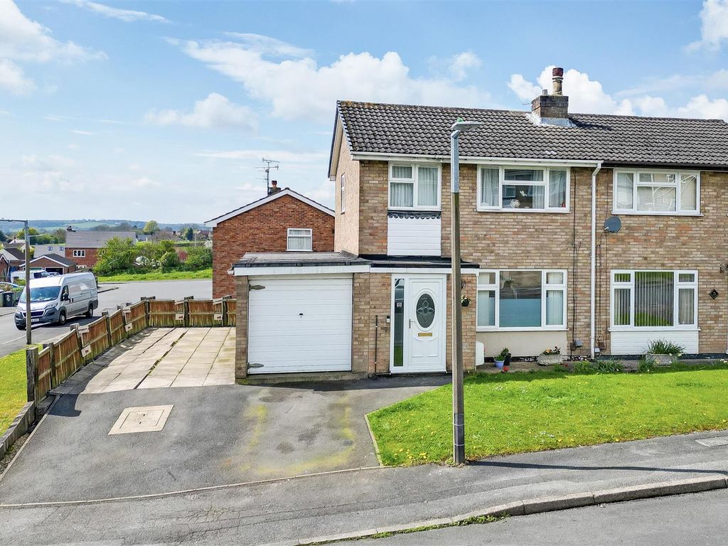 3 bed semidetached house for sale in Derwent Drive, Selston