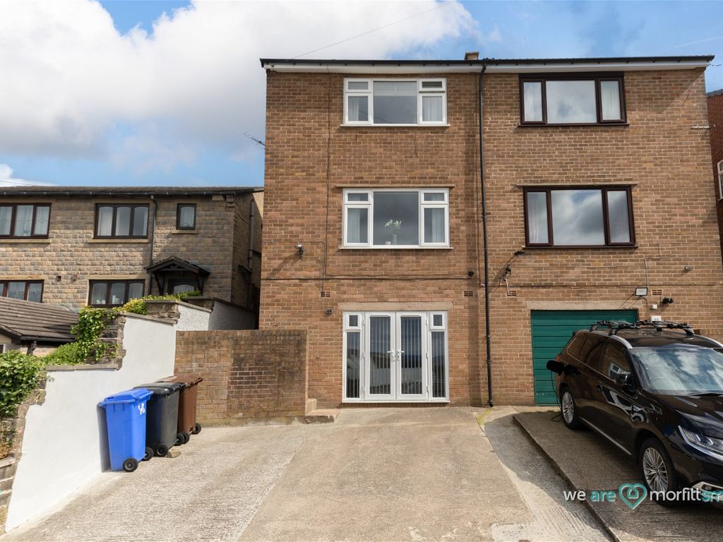 5 bed semidetached house for sale in Hillsborough Barracks Shopping