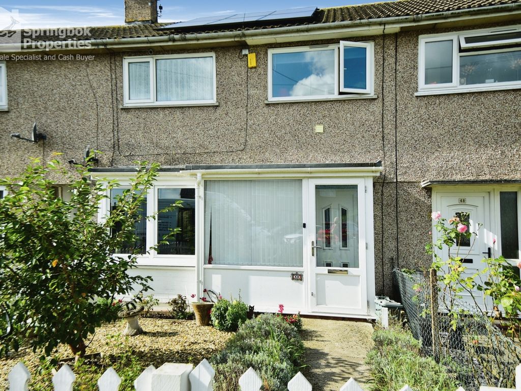 3 bed terraced house for sale in Carstairs Avenue, Swindon, Wiltshire