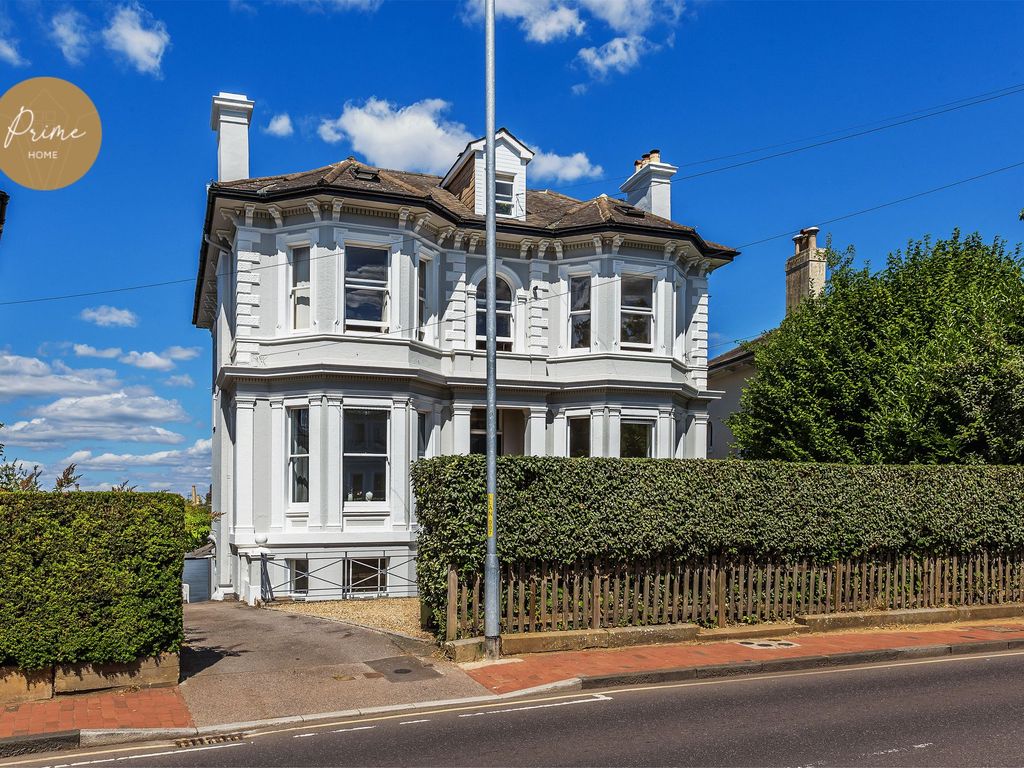 2 bed flat for sale in Lansdowne Road, Tunbridge Wells TN1, £550,000